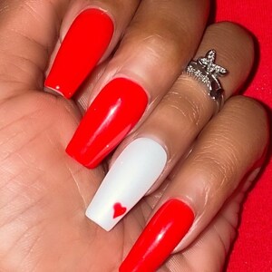 Red & white with heart | Gel press on nails