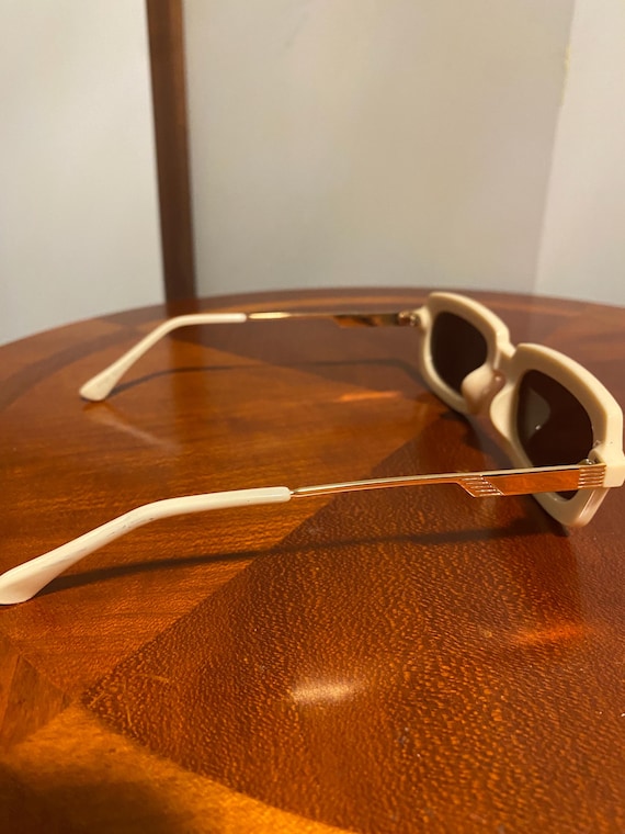 Vintage Inspired Rectangular Sunglasses – Cream C… - image 3