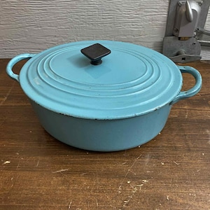 1950s Blue Le Creuset Dutch Oven Round 2.5 Qts Size BC Large Lidded Pot Square Knob Vintage French Cookware Turquoise Enameled Cast Iron