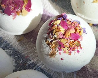 Sweet Topped Treat Yourself Good Queen Bomb, Bathbombs