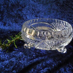 alte Glas Schale auf Füßen, Obstschale, Schmuckschale, Glasschale für Pralinen, Obst Schüssel, Glasschüssel - Vintage