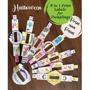 Peut inclure: Huit étiquettes en papier pour raviolis sur le thème d'Halloween avec des illustrations colorées dessinées à la main de fantômes, chauves-souris, araignées, sorcières et citrouilles. Chaque étiquette a une découpe centrale et du texte.