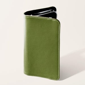 Funda tipo cartera para teléfono verde soldado, minimalista, de piel sintética, con tarjetero para Samsung Galaxy S25, S24, S23 Plus, Ultra, iPhone 16, 15, 14 y 13 Pro