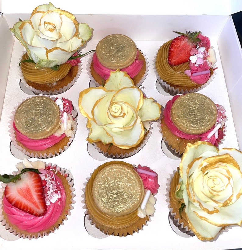 • Signature Mother’s Day Box •
• London Vegan Cupcakes • 

Please order through the website :

www.kissesandcupcakes.co.uk