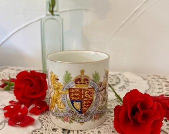 Antyczne i zabytkowe kubki z okazji jubileuszu koronacji królewskiej