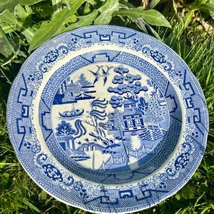 Antique Victorian Staffordshire Blue and White Willow Plate