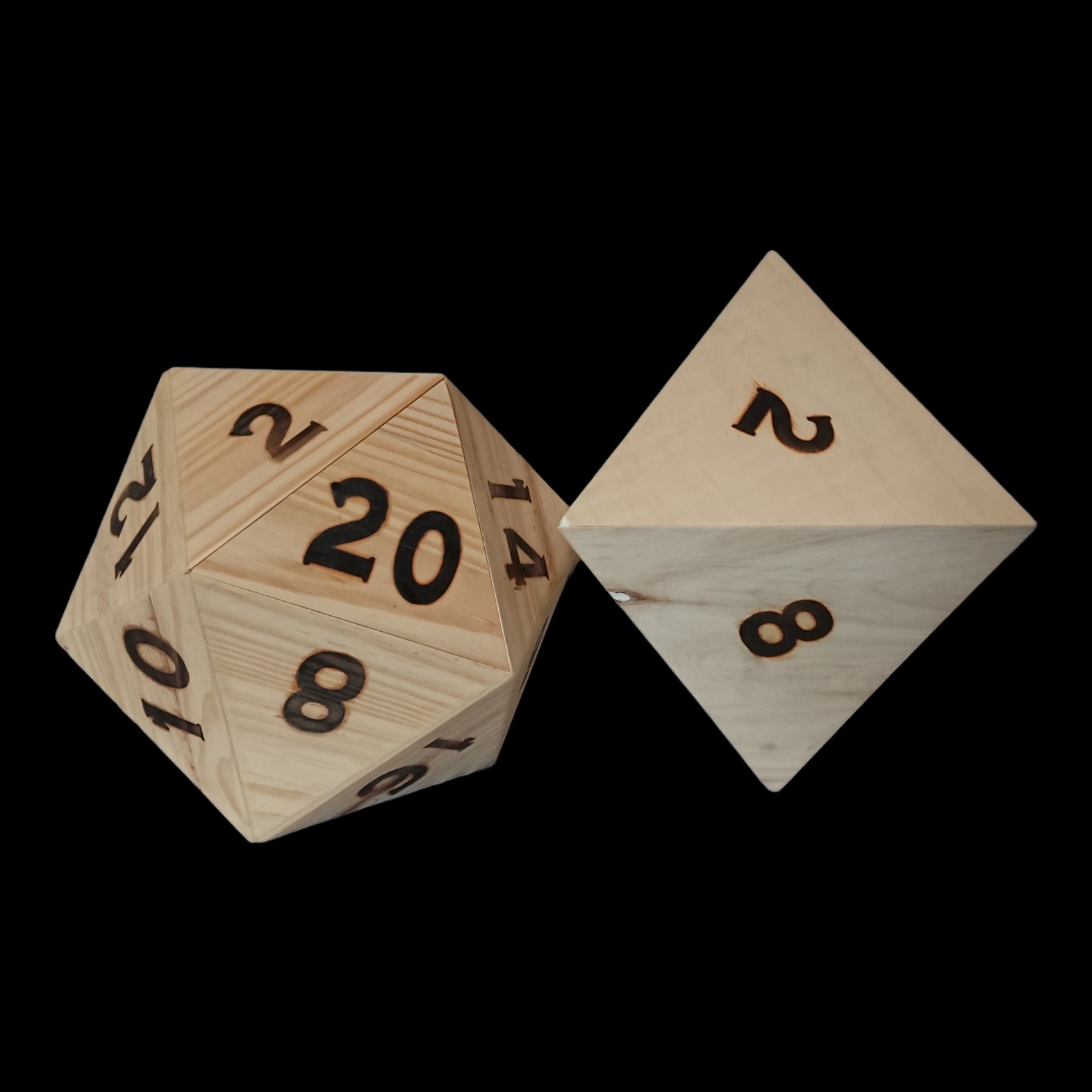 Dado gigante D8 de 8 caras con números marcados con hierros candentes.  Octaedro de tamaño real. - Etsy México, image size:2000x2000