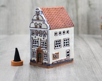 Little collectible miniature of the original house in Riga, Small ceramic house incense holder gifts for others, Pottery house home decor