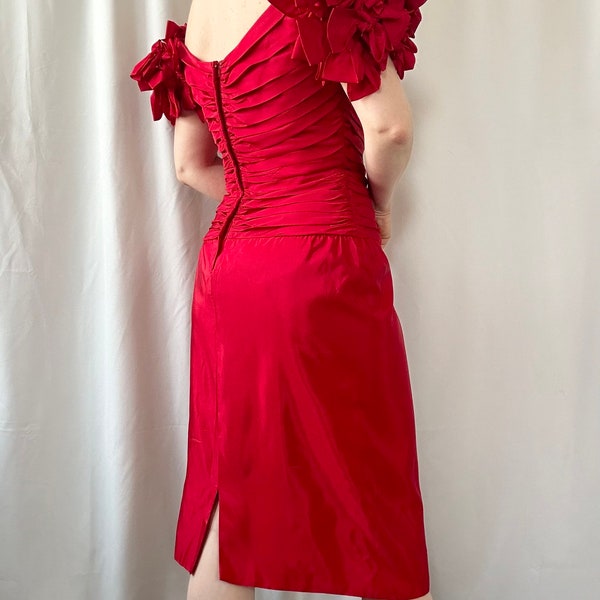 Vintage 1980s Tadashi Red Taffeta Pleated Bow Puff Sleeve Sheath Cocktail Dress - S