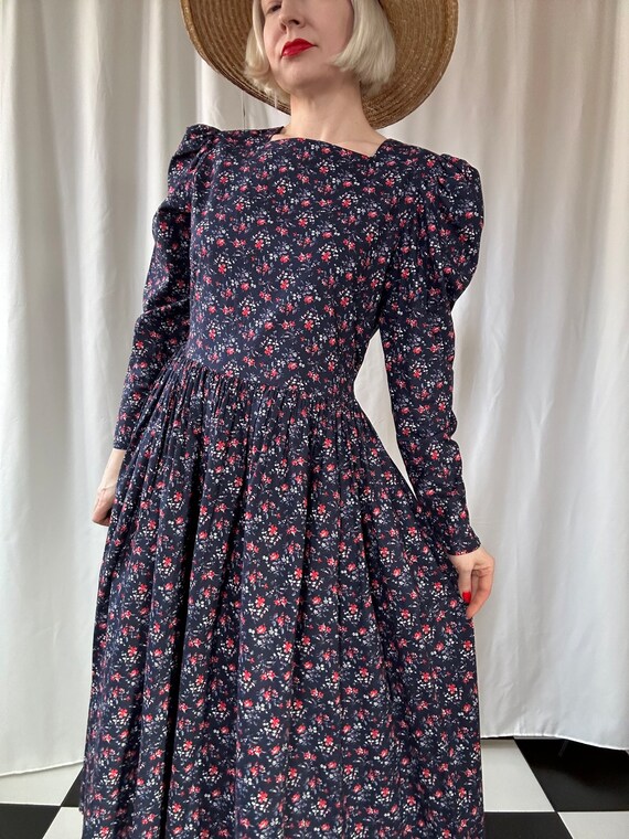 Vintage 1980s Laura Ashley Navy Blue Ditsy Floral… - image 5