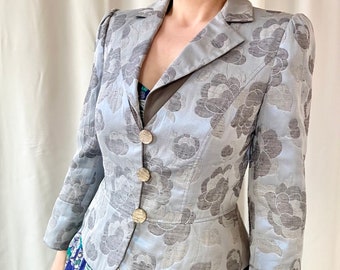 Veste blazer Armani Collezioni bleu bébé à manches bouffantes en jacquard floral de l'an dernier - 4 / S