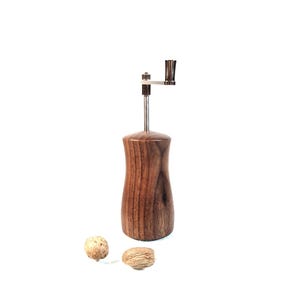 Molinillo de nuez moscada Nora, escofina, madera de nogal negro, nuez moscada, molinillo de especias, regalo, boda, barbacoa, cocina,