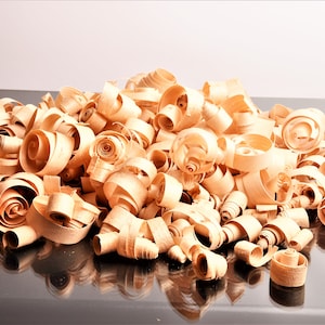 Hand-planed pine shavings, decorative shavings, decorative flakes, pine wood from South Tyrol, pine,