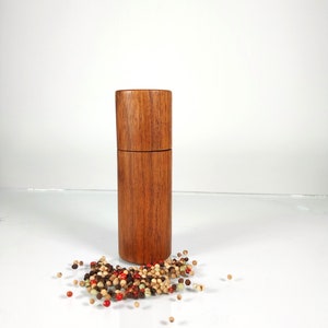 Pepper mill, salt mill, spice mill, wood walnut, gift for wedding, Christmas gift, birthday gift, sold out