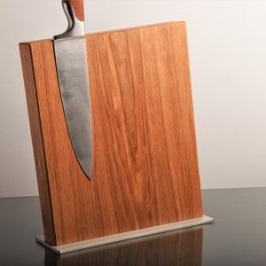 Magnetic premium oak knife block