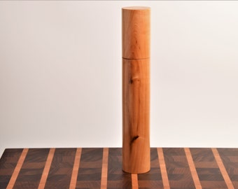 Pepper mill, salt mill, spice mill, eye-catching item made of serviceberry wood, gift for weddings, birthdays,