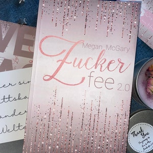 LIVRE Roman d'amour « Sugar Plum Fairy 2.0 » Livre de poche et goodies Cartes postales Signets Bookmerch