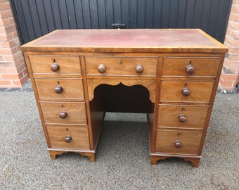 Victorian Mahogany Ladies Writing Desk.