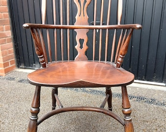 Dark Elm Windsor Chair.