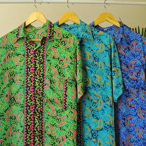 Camicia in Seta Paisley Verde Blu Turchese con maniche corte, bottoni in cocco