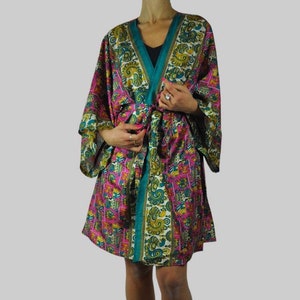 ヴィンテージシルク着物、大袖ブラウスカーディガン、ベルト付き • 70年代の服 • 60年代のブルゾン • 100%リサイクルシルクの服