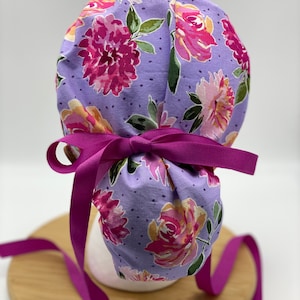 Purple floral scrub cap, purple and pink flower print scrub cap, scrub hat floral, Bonnet Head Designs