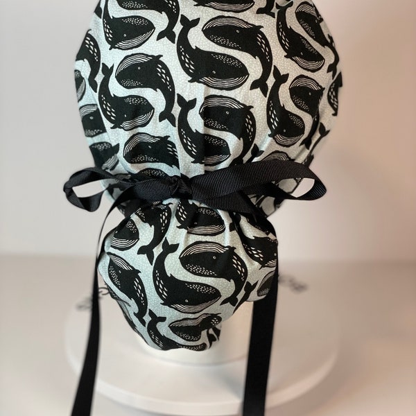Black and white whale scrub cap, women’s whale scrub cap, Bonnet Head Designs
