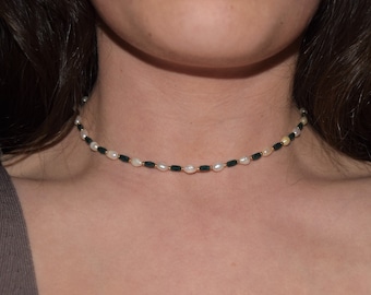 Freshwater pearl necklace in green and gold - choker