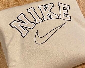 nike vintage sweatshirt beige