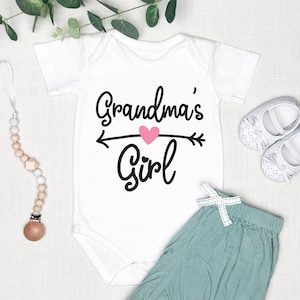 Vovó Svg Png, Vovó Svg, Bebê Menina Svg Clipart com Dizendo, Criança Svg para Meninas Onesie, Netos Svg, Nana Clipart Cut Files