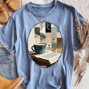 Peut inclure: Ensemble de trois tasses en céramique avec une finition mate et mouchetée. Les tasses sont de couleurs bleu, vert et blanc. Chaque tasse a un design simple et moderne, idéal pour le café ou le thé.