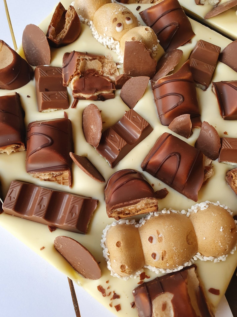 kinder chocolate slab kinder bueno. kinder sticks. kinder hippos. chocolate buttons image 6