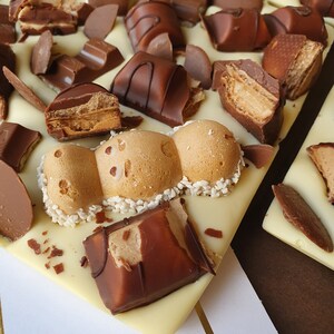 kinder chocolate slab kinder bueno. kinder sticks. kinder hippos. chocolate buttons image 8