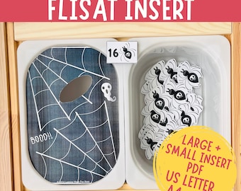 Può includere: Un'attività di conteggio delle ragnatele in bianco e nero per bambini. L'attività include una ragnatela in bianco e nero con un fantasma e il numero 16. Ci sono anche ragni in bianco e nero in un contenitore bianco. Il testo "LARGE + SMALL INSERT PDF US LETTER A4+ A3" è su un cerchio giallo.