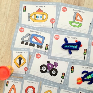 Puede incluir: Un conjunto de 10 tarjetas imprimibles para que los ni&ntilde;os puedan hacer creaciones con plastilina. Cada tarjeta presenta un veh&iacute;culo diferente, como un submarino, un velero, un avi&oacute;n, una bicicleta y un cohete. Las tarjetas tambi&eacute;n incluyen una se&ntilde;al de stop y un sem&aacute;foro.