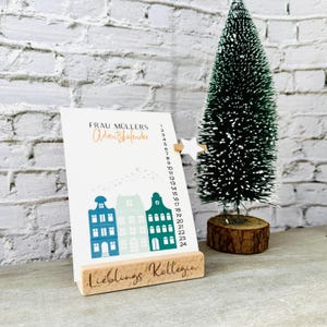 Adventskalender Kollegin - Adventskalender to go - 24 Tage - Advent Geschenk personalisiert - Postkarte aufstellen - Advent Schreibtisch