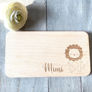 Breakfast board lion with name
