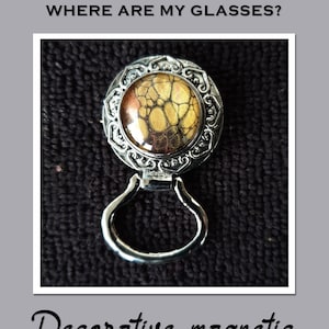 Unique Magnetic Clip with 2 snaps buttons interchangeable totally FREE | Clip Reading Glasses | Eyeglasses Holder | Unique Nurse Gift