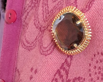 Braunglas Brosche und Vergoldete Metall Brosche. Großer Cabochon Glasstein. Jahrgang. Modeschmuck.