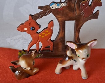 3 Retro Kitsch Baby Bambi Deer&#39;s. Drewniany obrazek. Stojąca japońska ceramika. Plastikowy celuloid leżący z Hong Kongu.