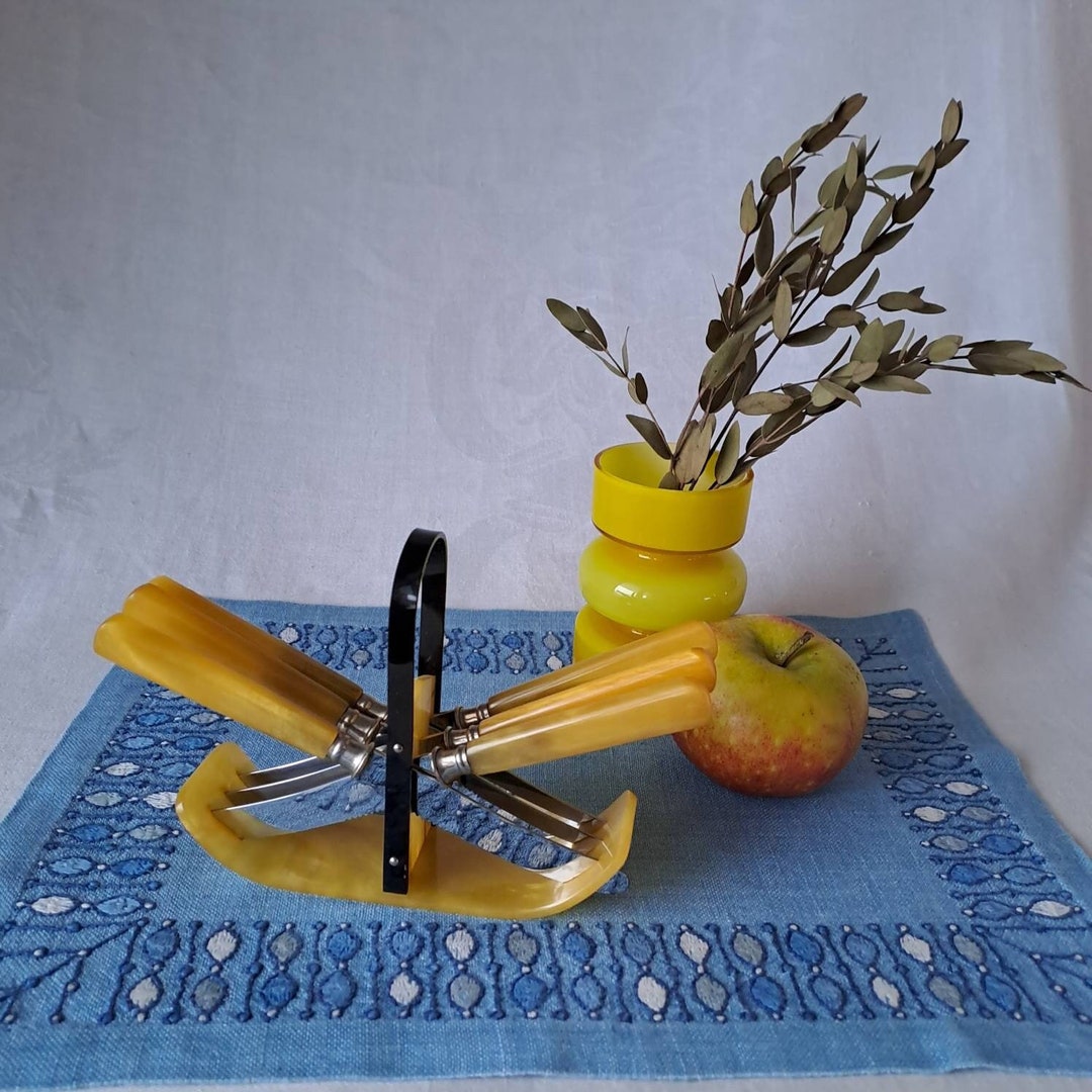 Set of a German Fruit Knifestand in Marbled Yellow Bakelite. 6