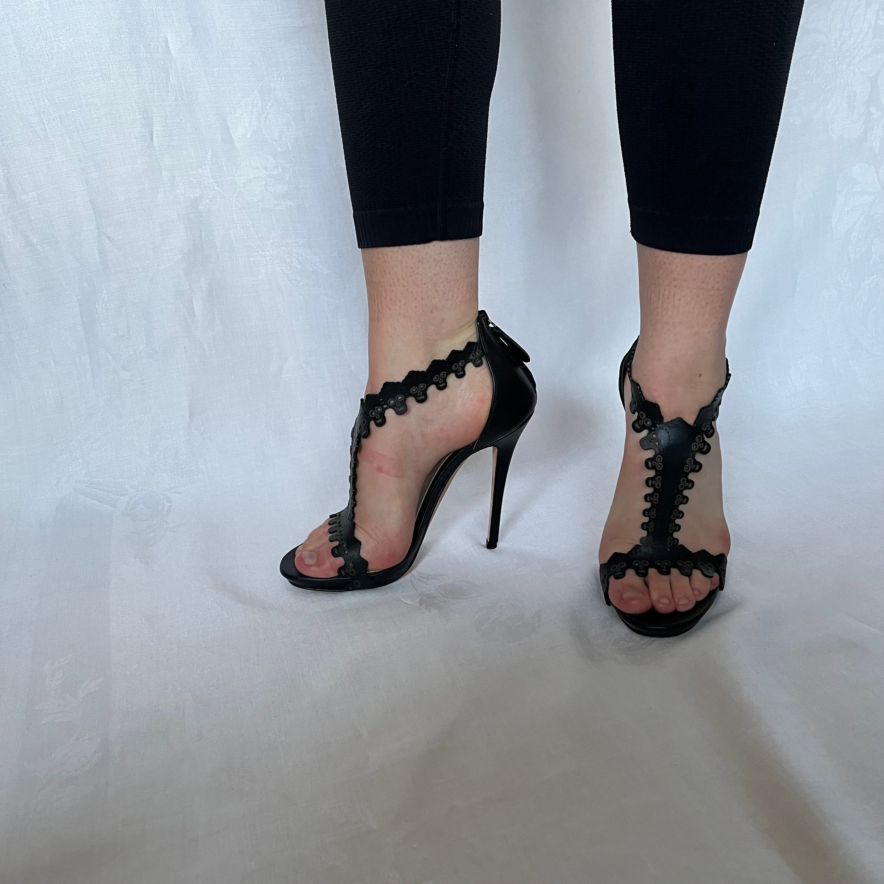 Alexander Mcqueen High Heel Shoes. Black Leather With Scull