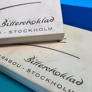 2 cajas de cartón para bombones de la empresa sueca Marabou. Años 60. Colección Praline. Llamadas Symphony. Cajas de regalo. Cartón vintage.