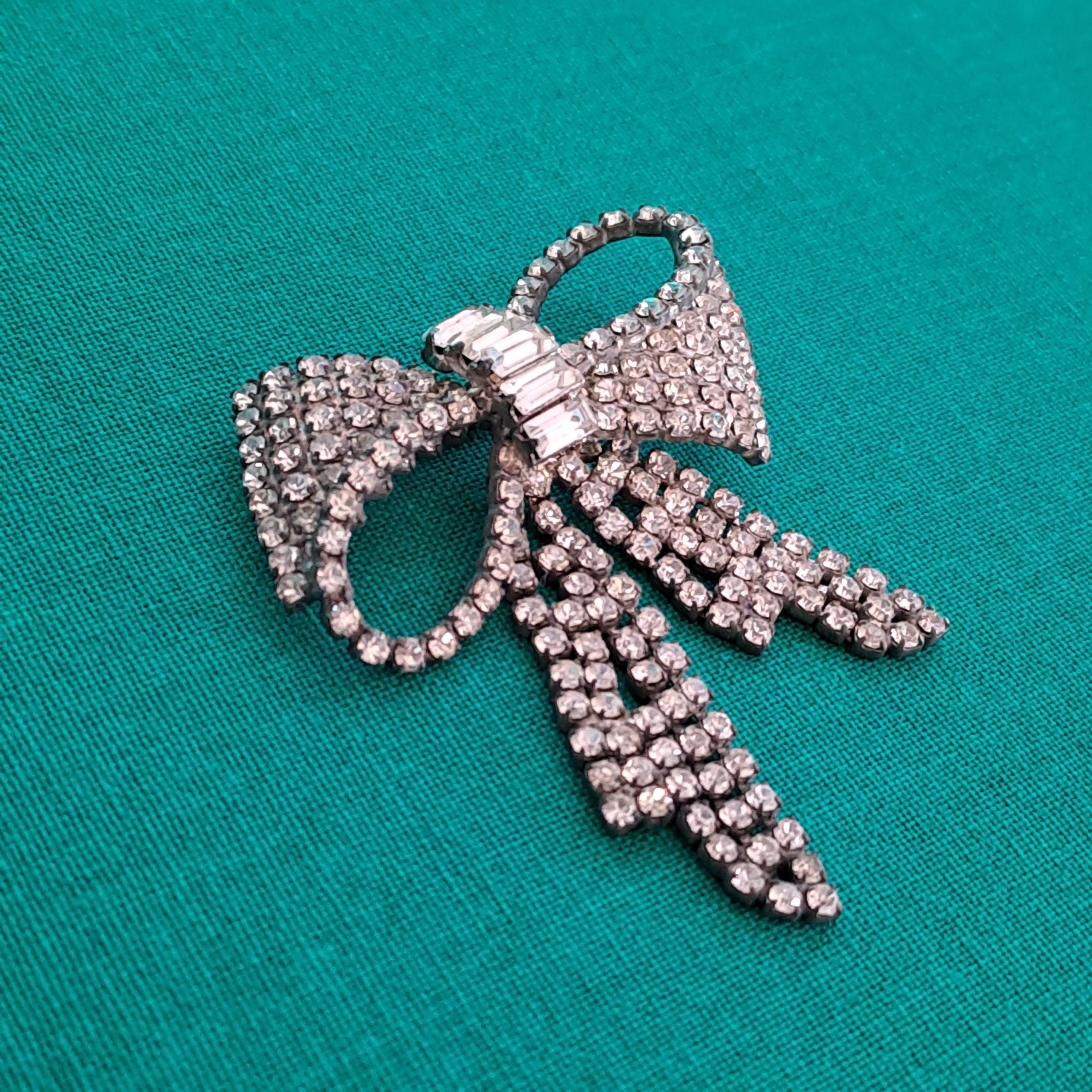 Spilla a forma di fiocco in velluto nero con strass, da donna, elegante, per camicia, accessori per capelli, Cotone, Nessuna pietra preziosa