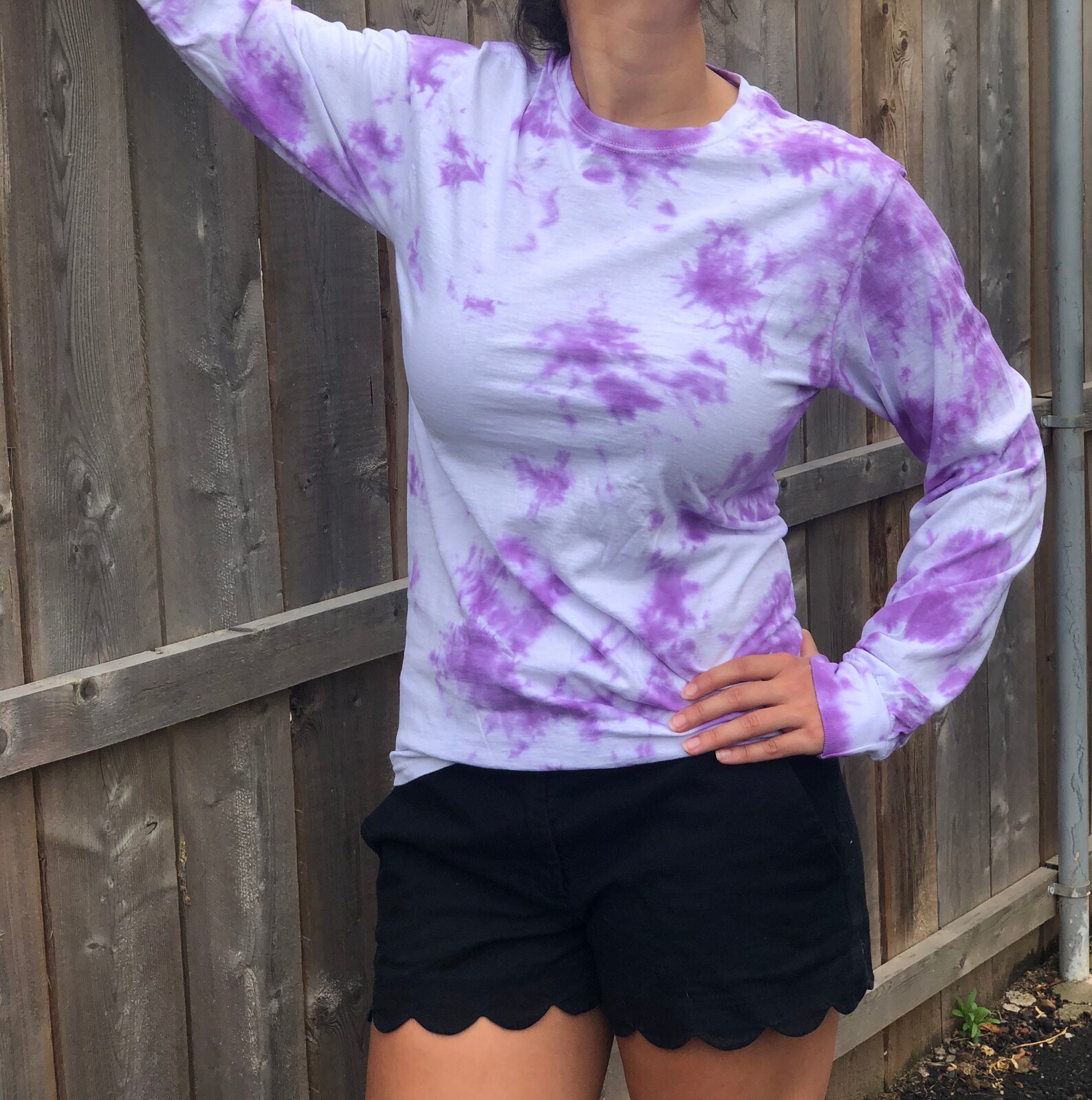 purple tie dye shirt outfit