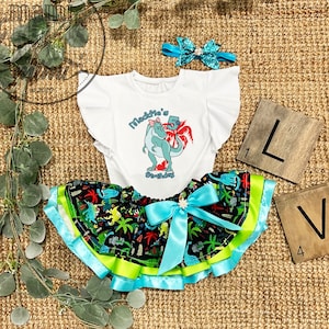 Girl Dinosaur Birthday Tutu Outfit, personalized Girls T rex custom birthday Gift, Girls  outfit, 1st Birthday, personalized girl Dino gift