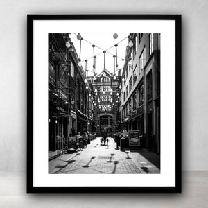 Impresión fotográfica de Londres, Carnaby Street, fotografía de sombras, arte mural imprimible, Londres, póster grande, decoración de pared, blanco y negro, 4x5, descarga digital