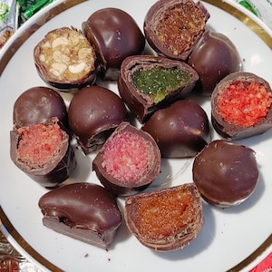 Handcrafted Ukrainian Chocolate Gift Box | Artisan Chocolates with Fruit & Nut Fillings | Authentic Ukrainian Candy Set | Gift From Ukraine