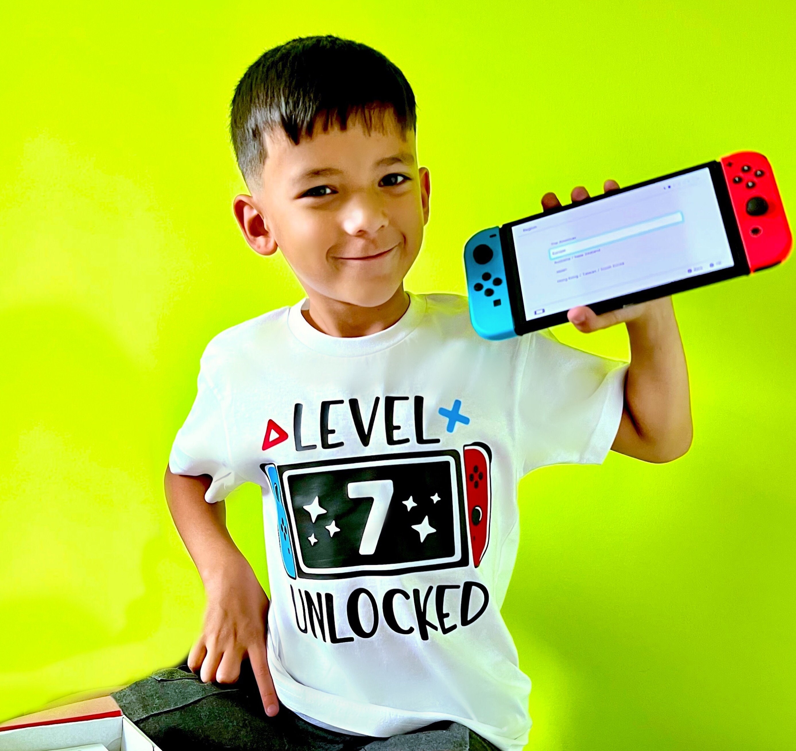 Kids Level 6 Unlocked 6th Birthday 6 Year Old Boy Gifts Gamer T-Shirt, Sweatshirt, Hoodie - 23615