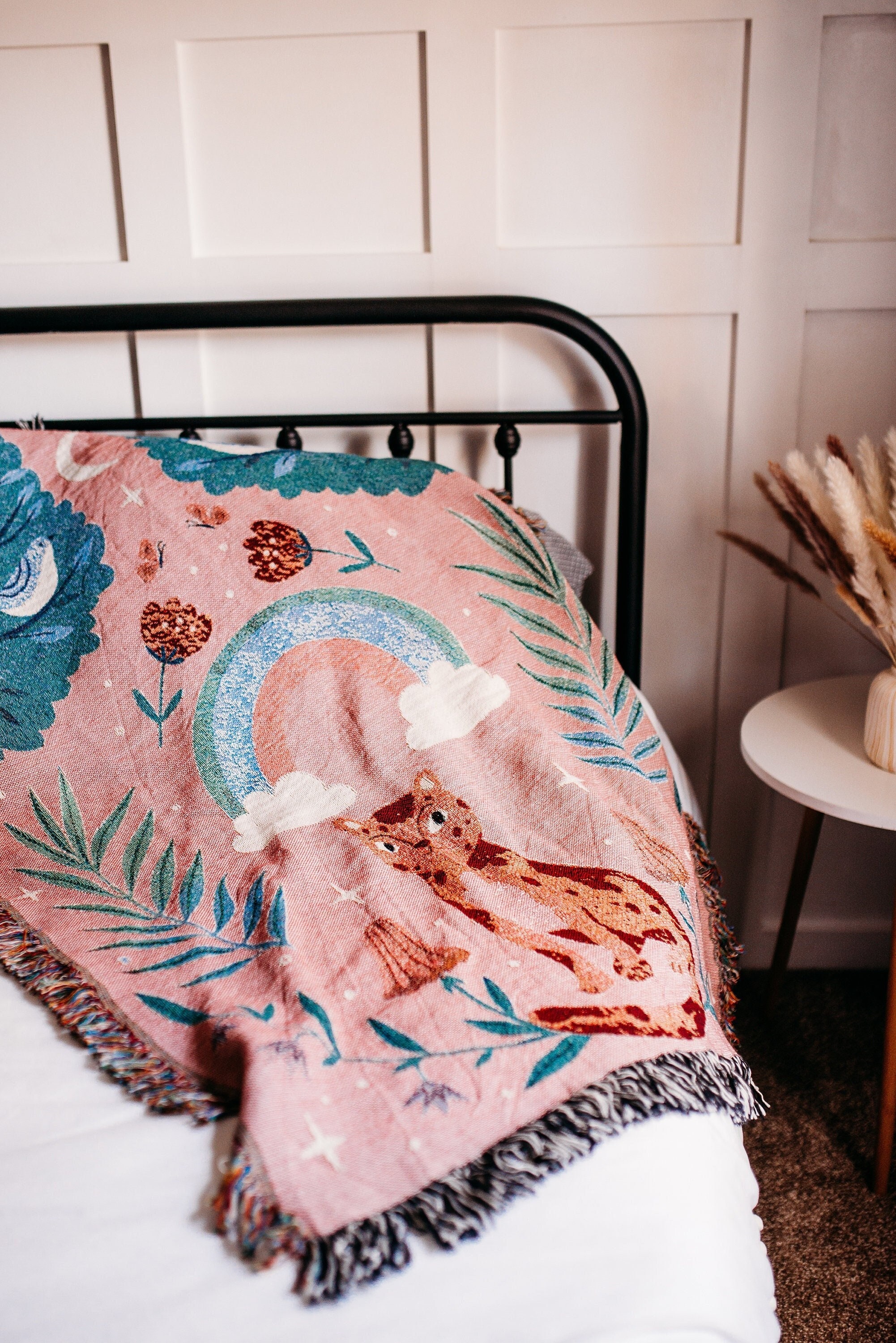Tiger pink delicate woven throw